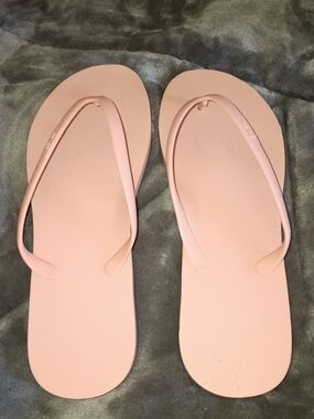 Women’s Pink Flip Flop Sandals